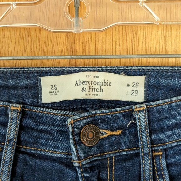 Abercrombie & Fitch Woman's High Rise Skinny Jeans, Light Distress - Picture 5 of 8